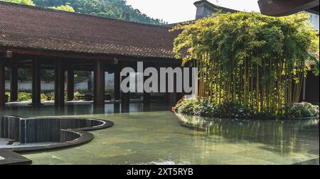 Kultur Reise asien Vietnam Attraktionen detaillierte Ansicht des Legacy Yen Tu - MGallery Complex in Quang Ninh Vietnam Stockfoto