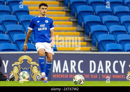 Cardiff, Großbritannien. August 2024. Alex Robertson von Cardiff City in Aktion. Spiel der 1. Runde des Carabao Cup EFL Cup, Cardiff City gegen Bristol Rovers im Cardiff City Stadium in Cardiff, Wales am Dienstag, den 13. August 2024. Dieses Bild darf nur für redaktionelle Zwecke verwendet werden. Nur redaktionelle Verwendung, Bild von Lewis Mitchell/Andrew Orchard Sportfotografie/Alamy Live News Credit: Andrew Orchard Sportfotografie/Alamy Live News Stockfoto