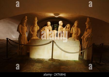 Begräbnis Jesu in der Alten Abtei Sainte-Croix von Quimperle, Finistere, Bretagne, Bretagne, Frankreich, Europa Stockfoto