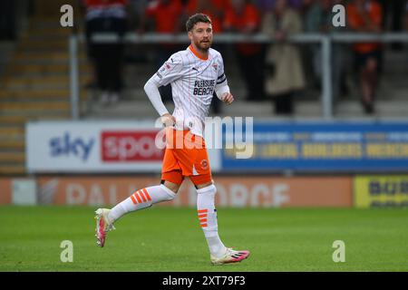 James Ehemann von Blackpool während des Carabao Cup Spiels Burton Albion gegen Blackpool im Pirelli Stadium, Burton upon Trent, Großbritannien, 13. August 2024 (Foto: Gareth Evans/News Images) Stockfoto