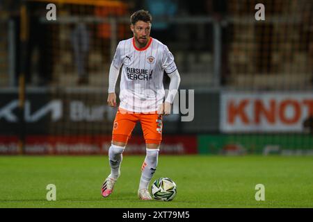 James Ehemann von Blackpool während des Carabao Cup Spiels Burton Albion gegen Blackpool im Pirelli Stadium, Burton upon Trent, Großbritannien, 13. August 2024 (Foto: Gareth Evans/News Images) Stockfoto