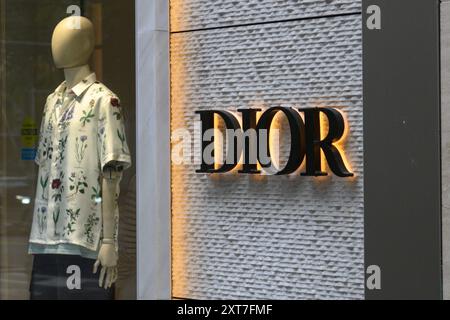 Toronto, ON, Kanada – 30. Juli 2024: Blick auf das Dior Store-Schild in Toronto Stockfoto