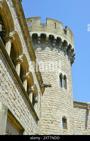 Das Schloss Santa Florentina, Schauplatz der Dreharbeiten der Serie Game of Thrones in Staffel 6, befindet sich in Canet de Mar, Katalonien, Spanien. Stockfoto