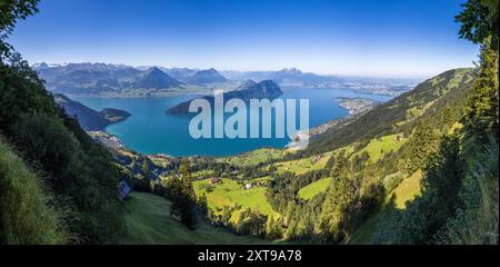 Blick auf den Vierwaldstättersee vom Berghaus Unterstetten. Vitznau, Luzern, Schweiz Stockfoto