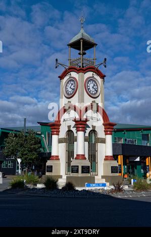 Ein wunderschöner Uhrenturm in Hokitika, einer Stadt an der Westküste der Südinsel Neuseelands. Früher hieß es Westland war Memorial and Co Stockfoto