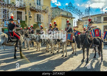 Die Fanfare des 4. Carabinieri-Pferderegiments anlässlich der Madonna della Libera. Pratola Peligna, Abruzzen Stockfoto