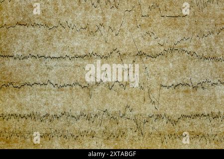 Seismograph Aufzeichnung eines Erdbebens auf altem Papier Stockfoto