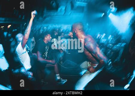 Kopenhagen, Dänemark. August 2024. Die US-amerikanische Metalcore-Band Jesus Piece gibt ein Live-Konzert im Basement CPH in Kopenhagen. Hier ist Sänger Aaron Heard live auf der Bühne zu sehen. Quelle: Gonzales Photo/Alamy Live News Stockfoto