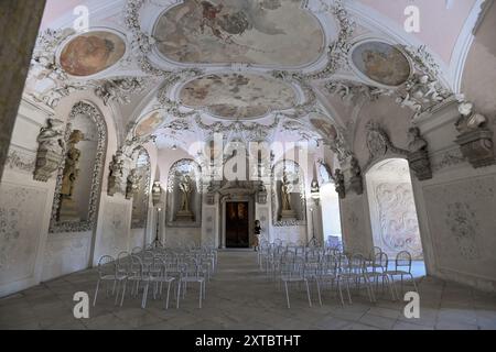 Kromeriz, Tschechische Republik. August 2024. Die Sala Terrena befindet sich im Erdgeschoss des Erzbischofsschlosses in Kromeriz, Tschechien. Ist eines der besten Beispiele für frühbarocke Architektur in der Tschechischen Republik. Sie besteht aus drei Hallen und zwei künstlichen Höhlen, sogenannten Grotten. Quelle: Dalibor Gluck/CTK Photo/Alamy Live News Stockfoto