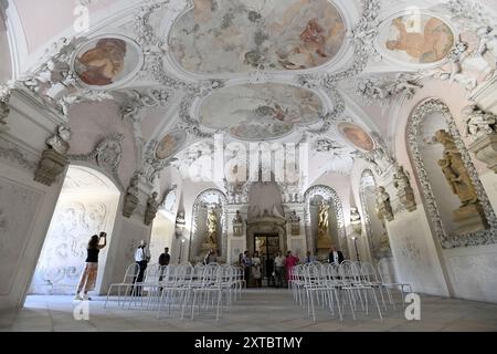 Kromeriz, Tschechische Republik. August 2024. Die Sala Terrena befindet sich im Erdgeschoss des Erzbischofsschlosses in Kromeriz, Tschechien. Ist eines der besten Beispiele für frühbarocke Architektur in der Tschechischen Republik. Sie besteht aus drei Hallen und zwei künstlichen Höhlen, sogenannten Grotten. Quelle: Dalibor Gluck/CTK Photo/Alamy Live News Stockfoto