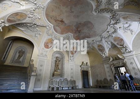 Kromeriz, Tschechische Republik. August 2024. Die Sala Terrena befindet sich im Erdgeschoss des Erzbischofsschlosses in Kromeriz, Tschechien. Ist eines der besten Beispiele für frühbarocke Architektur in der Tschechischen Republik. Sie besteht aus drei Hallen und zwei künstlichen Höhlen, sogenannten Grotten. Quelle: Dalibor Gluck/CTK Photo/Alamy Live News Stockfoto