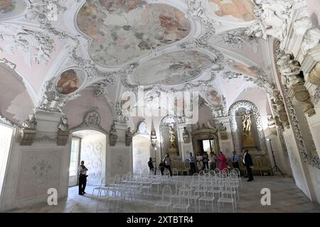 Kromeriz, Tschechische Republik. August 2024. Die Sala Terrena befindet sich im Erdgeschoss des Erzbischofsschlosses in Kromeriz, Tschechien. Ist eines der besten Beispiele für frühbarocke Architektur in der Tschechischen Republik. Sie besteht aus drei Hallen und zwei künstlichen Höhlen, sogenannten Grotten. Quelle: Dalibor Gluck/CTK Photo/Alamy Live News Stockfoto