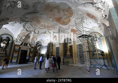 Kromeriz, Tschechische Republik. August 2024. Die Sala Terrena befindet sich im Erdgeschoss des Erzbischofsschlosses in Kromeriz, Tschechien. Ist eines der besten Beispiele für frühbarocke Architektur in der Tschechischen Republik. Sie besteht aus drei Hallen und zwei künstlichen Höhlen, sogenannten Grotten. Quelle: Dalibor Gluck/CTK Photo/Alamy Live News Stockfoto