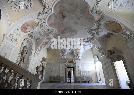 Kromeriz, Tschechische Republik. August 2024. Die Sala Terrena befindet sich im Erdgeschoss des Erzbischofsschlosses in Kromeriz, Tschechien. Ist eines der besten Beispiele für frühbarocke Architektur in der Tschechischen Republik. Sie besteht aus drei Hallen und zwei künstlichen Höhlen, sogenannten Grotten. Quelle: Dalibor Gluck/CTK Photo/Alamy Live News Stockfoto