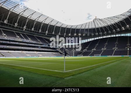 Allgemeine Ansicht im Inneren des Stadions während des Freundschaftsspiels Tottenham Hotspur FC gegen FC Bayern München im Tottenham Hotspur Stadium, London, England, Vereinigtes Königreich am 10. August 2024 Stockfoto