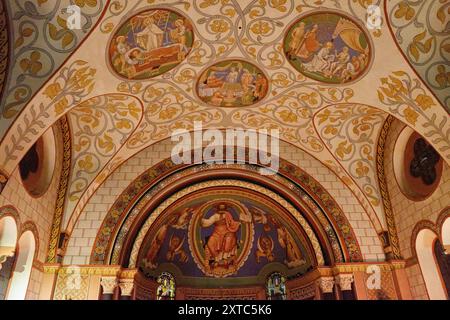 Eguisheim, Frankreich: Eine der Perlen des Elsass, ein authentischer märchenhafter Ort, die schönsten Dörfer Frankreichs. Stockfoto