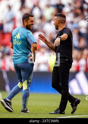 AMSTERDAM - (L-R) Ajax-Assistenztrainer Daniele Cavalletto, Ajax-Trainer Francesco Farioli während des niederländischen Eredivisie-Spiels zwischen Ajax Amsterdam und SC Heerenveen in der Johan Cruijff Arena am 11. August 2024 in Amsterdam, Niederlande. ANP | Hollandse Hoogte | MAURICE VAN STEEN Stockfoto