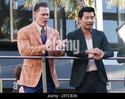 Los Angeles, USA. August 2024. (L-R) John Cena und Simu Liu beim Amazonas MGM Studios JACKPOT Los Angeles Premiere im TCL Chinese Theatre in Hollywood, KALIFORNIEN am Montag, ? Juni 2024. (Foto: Sthanlee B. Mirador/SIPA USA) Credit: SIPA USA/Alamy Live News Stockfoto
