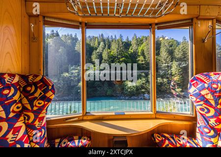 Alpine Classic Pullman Express auf der Route des Glacier Express, Graubünden, Schweiz Stockfoto