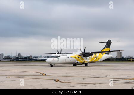 Voepass Airline Flugzeug auf der Landebahn am Congonhas Airport. Stadt São Paulo, Brasilien. Stockfoto