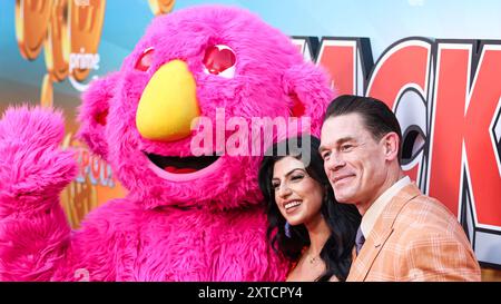 Hollywood, Usa. August 2024. HOLLYWOOD, LOS ANGELES, KALIFORNIEN, USA - 13. AUGUST: Shay Shariatzadeh und Ehemann John Cena kommen zur Los Angeles Premiere von Amazon MGM Studios' 'Jackpot!' Am 13. August 2024 im TCL Chinese Theatre IMAX in Hollywood, Los Angeles, Kalifornien, USA. (Foto: Xavier Collin/Image Press Agency) Credit: Image Press Agency/Alamy Live News Stockfoto