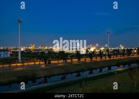 Amsterdam Westpoort Kohle- und Benzinlager Stockfoto