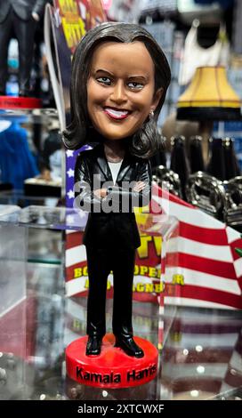 MERCHANDISING DER AMERIKANISCHEN PRÄSIDENTSCHAFTSKAMPAGNE IN NEW YORKER GESCHÄFTEN Stockfoto