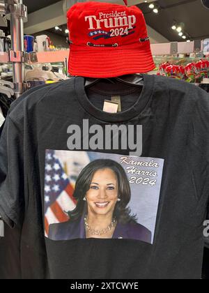 MERCHANDISING DER AMERIKANISCHEN PRÄSIDENTSCHAFTSKAMPAGNE IN NEW YORKER GESCHÄFTEN Stockfoto