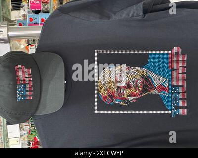MERCHANDISING DER AMERIKANISCHEN PRÄSIDENTSCHAFTSKAMPAGNE IN NEW YORKER GESCHÄFTEN Stockfoto