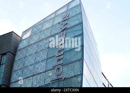 Aktenfoto vom 17. Januar 12/23 von einer allgemeinen Ansicht eines John Lewis-Ladens in London, Großbritannien. John Lewis soll 153 Arbeitsplätze im Rahmen einer Umwälzung seiner Store-Teams abbauen, um den Kundenservice zu verbessern. Ausgabedatum: Mittwoch, 14. August 2024. Stockfoto