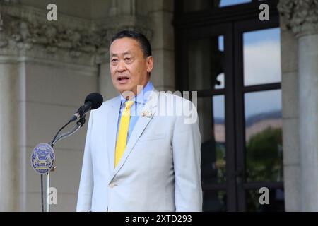 Bangkok, Thailand. August 2024. Srettha Thavisin nimmt am 14. August 2024 an einer Pressekonferenz in Bangkok Teil. Thailands Verfassungsgericht hat Premierminister Srettha Thavisin am Mittwoch wegen seiner ethischen Verletzung wegen der Ernennung eines Kabinettsmitglieds mit Gefängnisaufzeichnungen aus dem Amt entlassen. Quelle: Rachen Sageamsak/Xinhua/Alamy Live News Stockfoto