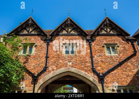 Das Malvern Priory Gatehouse in Great Malvern, Worcestershire, England Stockfoto