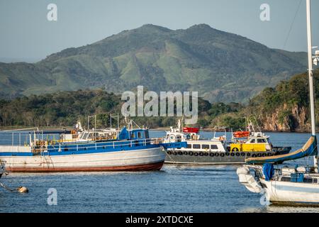 Boote im Panamakanal (Canal de Panama) Stockfoto