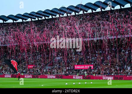 Mailand, Italien. August 2024. San Siro Stadion, 13.08.24: Choreografie vor dem Trofeo Berlusconi Spiel zwischen AC Milan und AC Monza im San Siro Stadion in Mailand, Italien Fußball (Cristiano Mazzi/SPP) Credit: SPP Sport Press Photo. /Alamy Live News Stockfoto