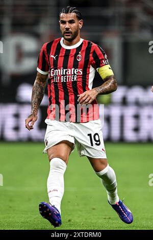 Mailand, Italien. August 2024. San Siro Stadion, 13.08.24: Theo Hernandez (AC Milan) sieht während des Trofeo Berlusconi Spiels zwischen AC Milan und AC Monza im San Siro Stadion in Mailand, Italien Fußball (Cristiano Mazzi/SPP) Credit: SPP Sport Press Photo. /Alamy Live News Stockfoto
