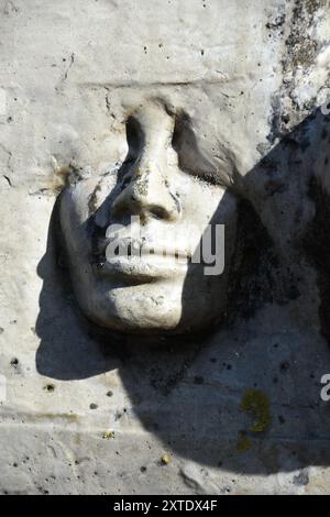 Le Monument Tongres le Long de la D 932.Réplique d’un Monument offert en 1985 par la ville jumelée de Tongres lors de ses 2000 ans d’Existence. Kassette Stockfoto