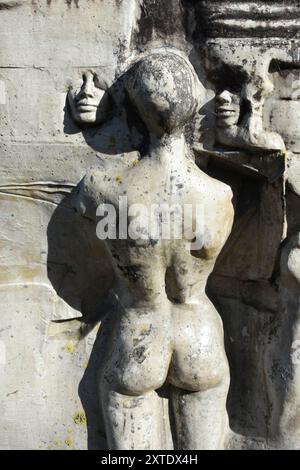 Le Monument Tongres le Long de la D 932.Réplique d’un Monument offert en 1985 par la ville jumelée de Tongres lors de ses 2000 ans d’Existence. Kassette Stockfoto