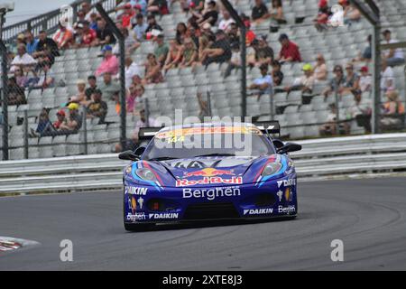 Chris Goddard, Ferrari 430 GT3, Bell Sport Challenge Series, zwei 20-Minuten-Rennen für Gentleman-Fahrer, wobei die Autos in fünf Gruppen aufgeteilt sind, jeweils eine Stockfoto