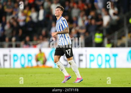 Charlie McNeill (17) beim Spiel Hull City FC gegen Sheffield Wednesday FC Carabao Cup Runde 1 im MKM Stadium, Hull, England, Großbritannien am 14. August 2024 Credit: Every Second Media/Alamy Live News Stockfoto