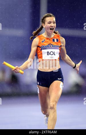 PARIS, FRANKREICH - 03. AUGUST: Femke Bol aus den Niederlanden gewinnt das Gold beim Leichtathletik 4 x 400 m Relay Mixed Final am 8. Tag der Olympischen Spiele Paris 2024 im Stade de France am 3. August 2024 in Paris. © diebilderwelt / Alamy Stock Stockfoto