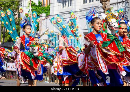 Jaran Bodhag-Tanz von Probolinggo am 3. BEN-Karneval. Dieser Tanz begleitet gewöhnlich Prozessionen bei Feiern, Hochzeiten, Beschneidungen Stockfoto