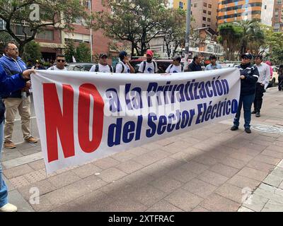 MARCHA TRABAJADORES ELECTRICOS Quito, Mittwoch, 14. August 2024 Elektroarbeiter sitzen im Energieministerium, gegen die Privatisierung des Sektors Fotos API Quito Pichincha nEcuador POL MARCHA TRABAJADORES ELECTRICOS 778a6269421ef7be2c67d42d0078227e Copyright: XAPIx Stockfoto