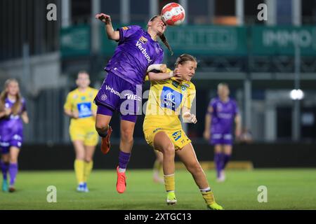 Wien, Österreich. August 2024. Wien, Österreich, 14. August 2024: Florentina Satra (15 Austria Wien) und Sarah Gutmann (77 First Vienna FC) kämpfen um den Ball während des Admiral Frauen Bundesliga Matches Wien gegen Österreich Wien Tom Seiss/SPP (Tom Seiss/SPP) Credit: SPP Sport Pressefoto. /Alamy Live News Stockfoto