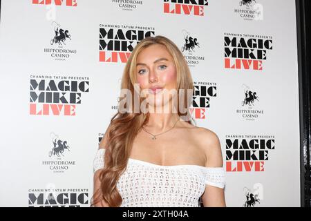 Patsy Field nimmt an der Sommersoiree „Love Island“ bei „Magic Mike Live“ Teil, die im Londoner Hippodrome stattfindet. Stockfoto