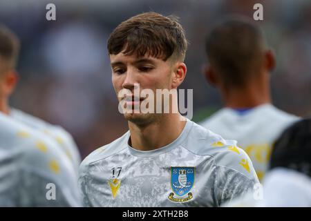 Sheffield Wednesday Stürmer Charlie McNeill (17) warm Up Portrait, Profil beim Spiel Hull City FC gegen Sheffield Wednesday FC Carabao Cup Runde 1 im MKM Stadium, Hull, England, Großbritannien am 14. August 2024 Credit: Every Second Media/Alamy Live News Stockfoto