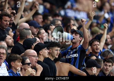 Warschau, Pologne. August 2024. Atalanta Fans beim Fußball-Spiel des UEFA Super Cup 2024 zwischen Real Madrid CF und Atalanta BC am 14. August 2024 im PGE Narodowy in Warschau, Polen - Foto Piotr Matusewicz/DPPI Credit: DPPI Media/Alamy Live News Stockfoto