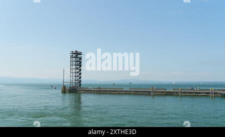 Der beliebte Moleturm an der Hafenpier in Friedrichshafen am Bodensee, Bodensee Stockfoto