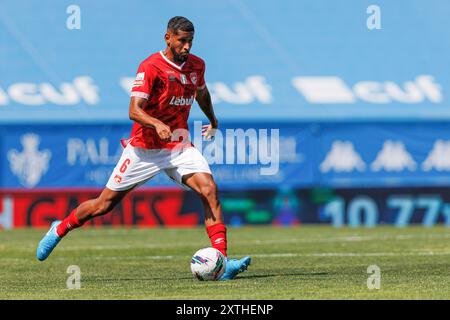 Estoril, Portugal. August 2024. Adriano Firmino (CD Santa Clara) im Spiel der Liga Portugal zwischen GD Estoril Praia und CD Santa Clara im Estadio Antonio Coimbra da Mota. GD Estoril Praia vs. CD Santa Clara. GD Estoril Praia besiegt von CD Santa Clara 1-1 (Foto: Maciej Rogowski/SOPA Images/SIPA USA) Credit: SIPA USA/Alamy Live News Stockfoto