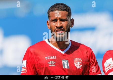 Estoril, Portugal. August 2024. Adriano Firmino (CD Santa Clara) wurde während des Liga Portugal Spiels zwischen den Teams von GD Estoril Praia und CD Santa Clara im Estadio Antonio Coimbra da Mota gesehen. GD Estoril Praia vs. CD Santa Clara. GD Estoril Praia besiegt von CD Santa Clara 1-1 (Foto: Maciej Rogowski/SOPA Images/SIPA USA) Credit: SIPA USA/Alamy Live News Stockfoto