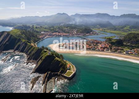 Luftaufnahme von Ribadesella in Nordspanien Stockfoto